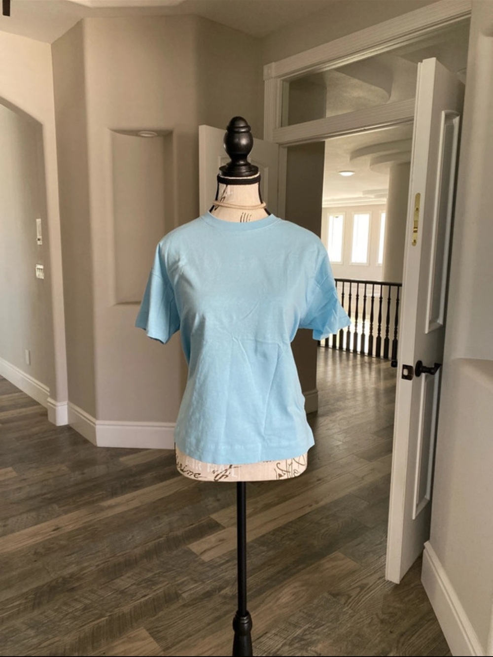 2 Old Navy the "Vintage Tees" Red and Light Blue size S/M